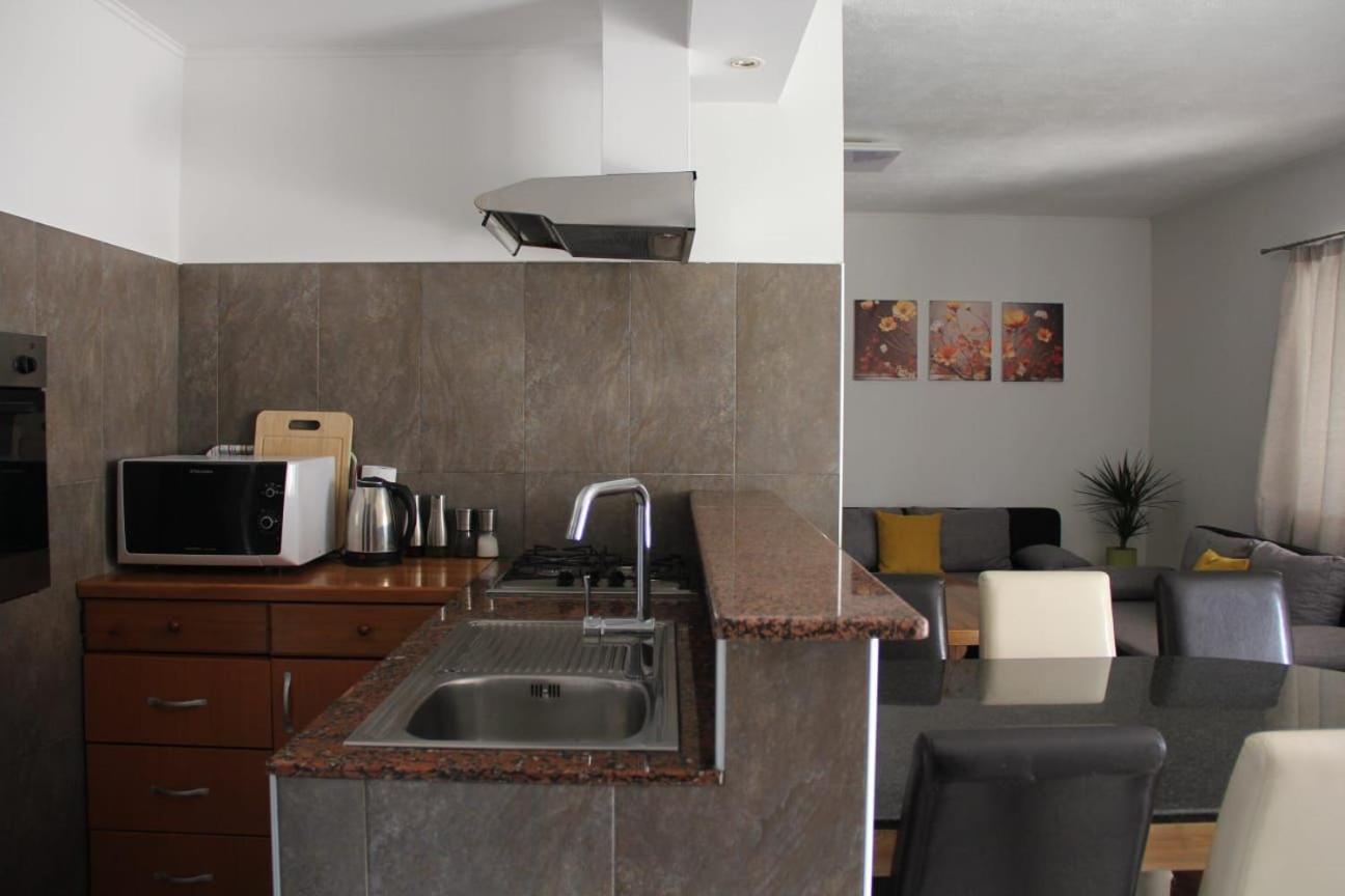 Apartman Lilium Knin Luaran gambar
